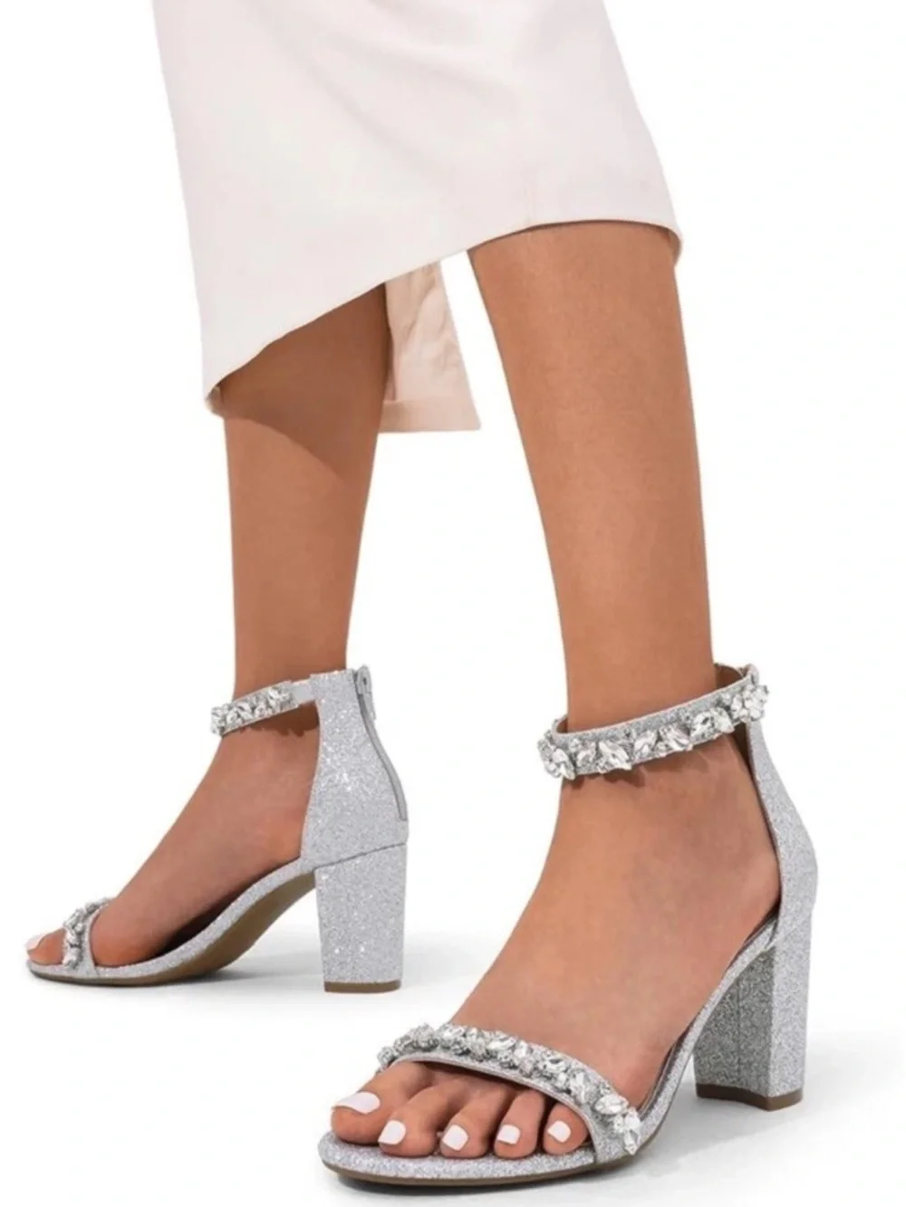 NWOT DREAM PAIRS Women's Low Chunk Heel Silver Sparkling Prom Sandals Size 8.5